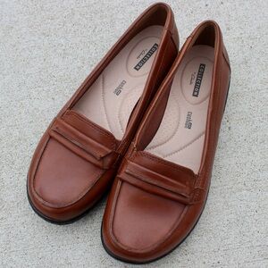 Clarks Collection Women's Ashland Lily Women's Brown Leather Loafer Sz 8